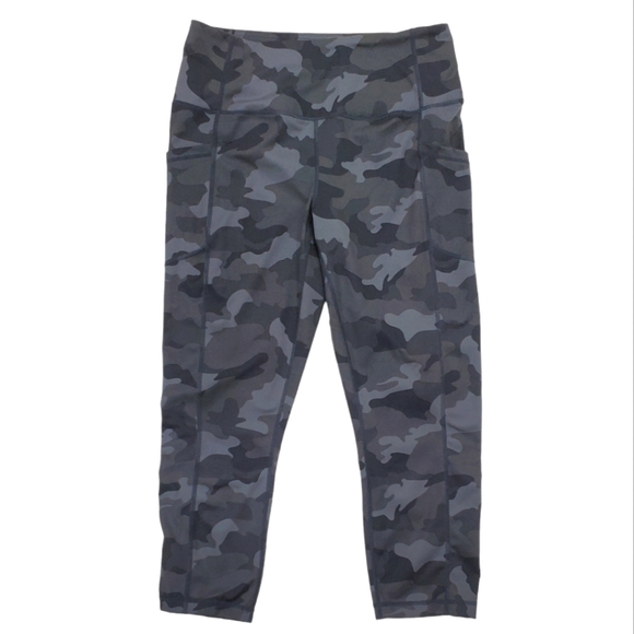 Yogalicious Pants - Yogalicious cropped leggings women's size large green camo side pockets